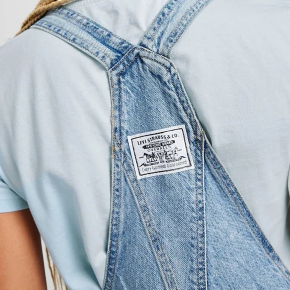 Levi's Loose Fit Overalls Light Wash Denim Jean Pants Jumpsuit - Picture 14 of 16